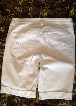 Удлиненные белые джинсовые шортики2 фото