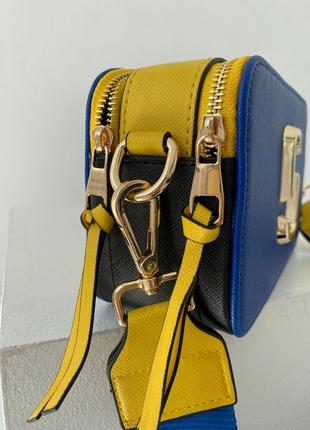 💙💛 marc jacobs the snapshot yellow blue новинка трендова жовто блакитна сумочка марк джейкобс прапор україни патріотична жовта блакитна сумка прапор7 фото