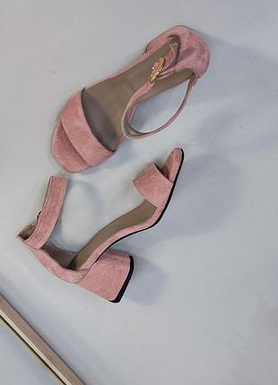 Босоніжки жіночі з натуральної італійської замші4 фото