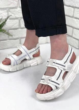 Спортивні босоніжки на платформі