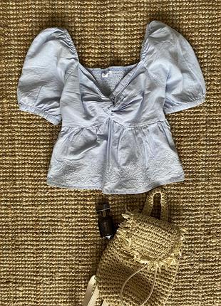 Блузка з пишними рукавами і вишивкою топ с пышными рукавами