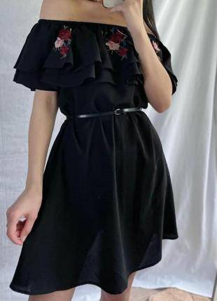 Черное платье волан с вышивкой цветы /цветочный принт