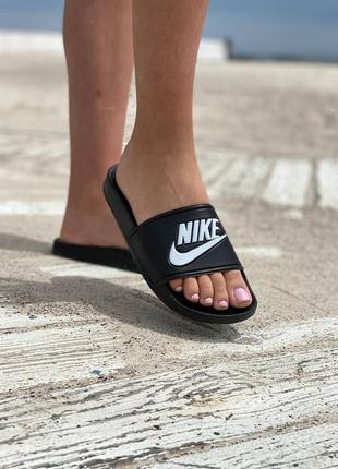 Жіночіі літні чорно-білі шльопанці nike slides logo 🆕 женские шлепанцы найк3 фото