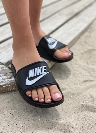 Жіночіі літні чорно-білі шльопанці nike slides logo 🆕 жіночі шльопанці найк