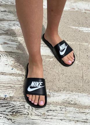 Жіночіі літні чорно-білі шльопанці nike slides logo 🆕 женские шлепанцы найк8 фото