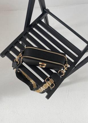 Marc jacobs the snapshot black gold трендова шикарна чорна золотиста сумочка марк джейкобс черная золотая сумка с ремешком новинка 7