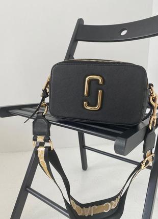 Marc jacobs the snapshot black gold трендова шикарна чорна золотиста сумочка марк джейкобс черная золотая сумка с ремешком новинка 4
