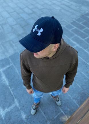 Чоловічий брендовий кепка з вишитим логотипом under armour