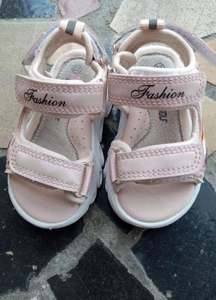 Босоніжки для дівчинки