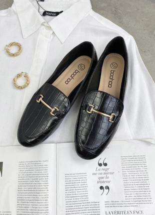 Актуальні, чорні лофери від boohoo