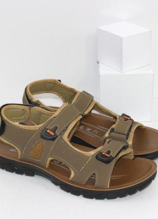 Сандалі на липучках