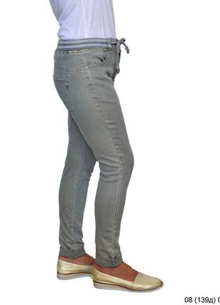 Джинси жіночі. розміри: 42-52. кольори: блакитний, рожевий, сірий. стильні жіночі джинси. молодіжні джинси4 фото
