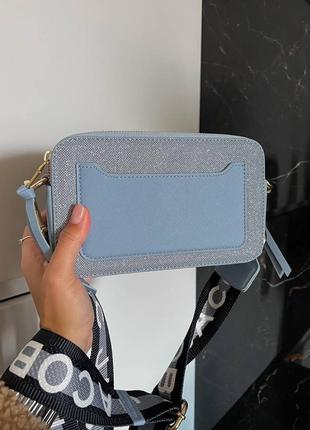 Marc jacobs blue shine logo новинка блакитна блискуча сумочка марк джейкобс з блискітками гліттер  голубая блестящая сумка с блёстками с глиттер7 фото