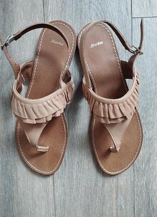 Шкіряні босоніжки bata