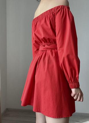 Червона сукня зі спущеними плечима від prettylittlething3 фото