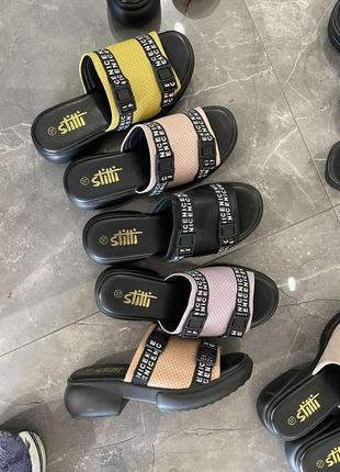 Жіночі шльопанці на платформі 💙💛