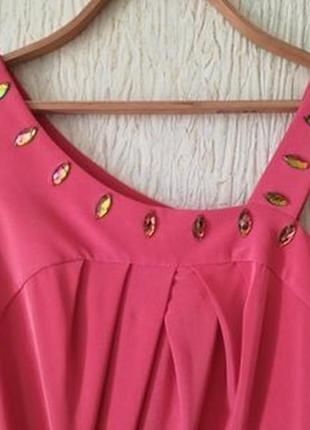 Платье розовое короткое с камнями4 фото