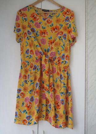 Миле літнє плаття з яскравим принтом6 фото