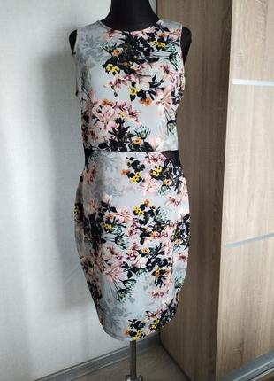 Силуетна сукня в квітковий принт // можливий обмін