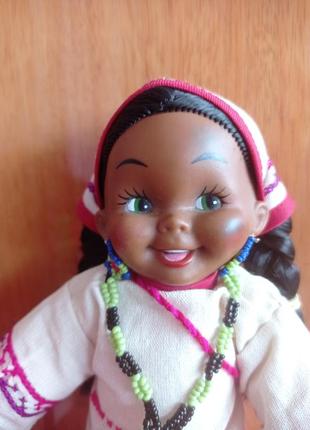 Колекційна лялька huichol індіанка. характерна лялька. характерка famosa