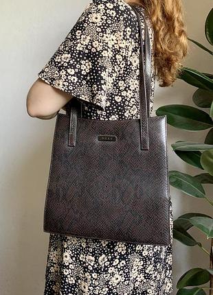 Висока сумка з довгими ручками під рептилію