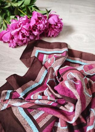 Хустка з крутим принтом 🌸