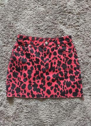 Леопардова червона джинсова міні-спідниця topshop