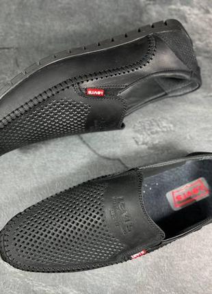 Чоловічі шкіряні мокасини levis (перфорація)