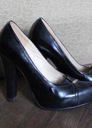 Отличные женские черные туфли3 фото