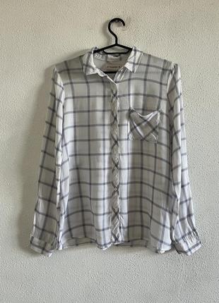Белая легкая рубашка в голубую клетку pull&bear