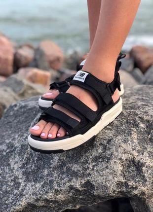 Сандали new balance, босоніжки