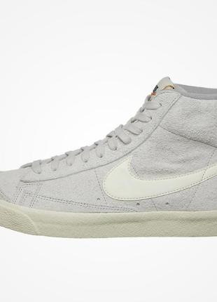 Кроссовки blazer mid '77 premium vintage (light bone / coconut milk / medium grey)1 фото