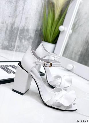 Натуральна шкіра, оригінальні білі жіночі босоніжки miracle