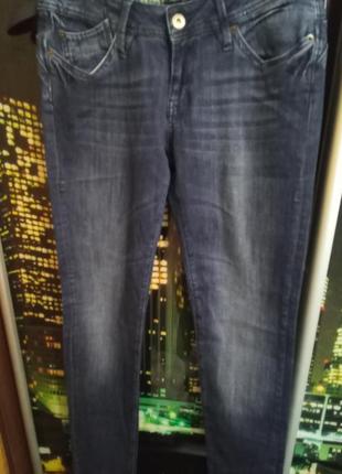 Джинсы
