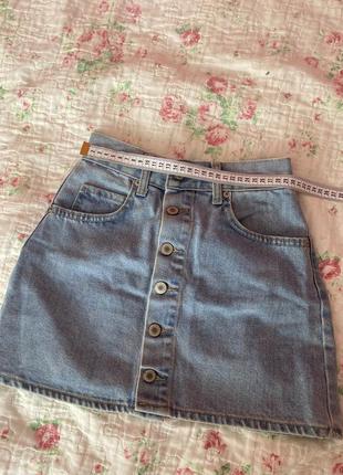 Джинсова спідниця з ґудзиками джинсовая юбка с пуговицами4 фото