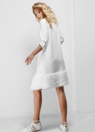 Белое платье с меховой отделкой для беременных 1774 00003 фото
