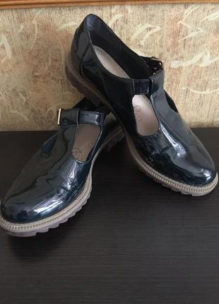 Лакові туфлі clarks 37,5(24)