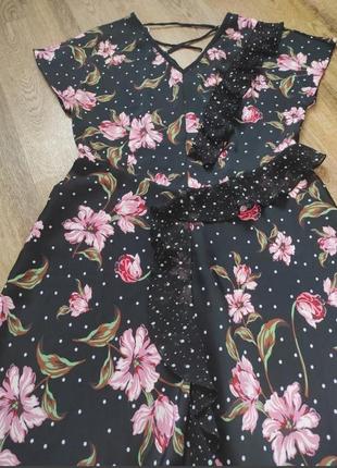 Шикарное атласное платье с короткими рукавами в цветочный принт guess оригинал5 фото
