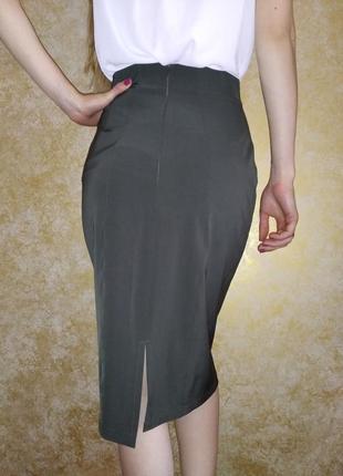 Классическая юбка карандаш длины миди зеленая хаки3 фото