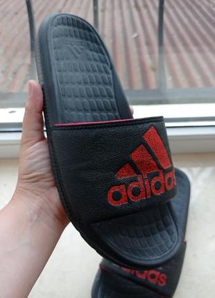 Оригінальні шльопанці adidas