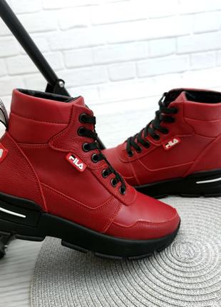 Женские зимние ботинки красного цвета1 фото