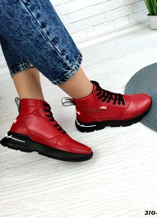 Женские зимние ботинки красного цвета6 фото
