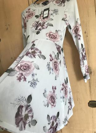 Нежное воздушное платье в розы