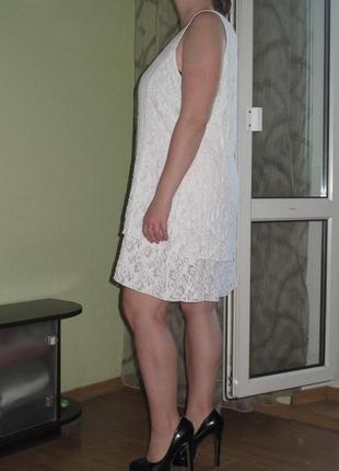 Чудесное белое кружевное платье с оборками от бренда vetono4 фото