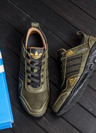 Чоловічі шкіряні кросівки adidas terrex green3 фото