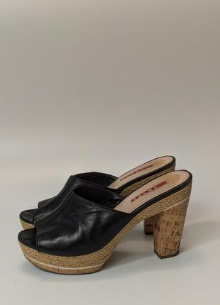Босоніжки prada