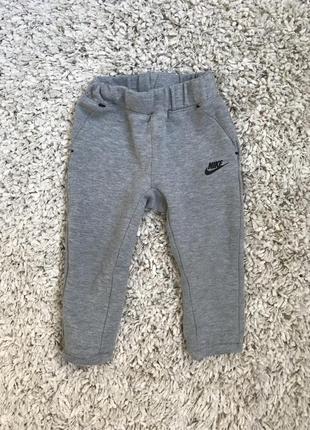 Спортивні штани nike tech fleece