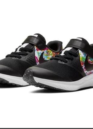 Кроссовки nike
кросівки