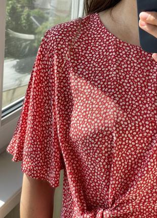 Красная блуза в мелкий цветочек из вискозы 1+1=32 фото