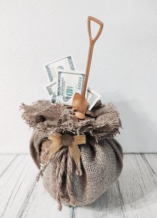Сувенир статуэтка мешочек с деньгами и золотой лопаткой ручная работа хенд мейд подарок2 фото